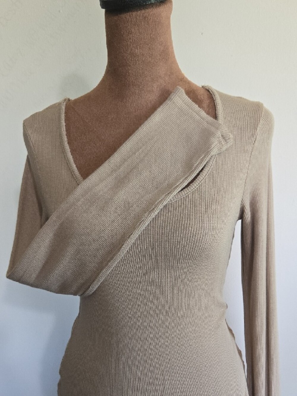 T41 POL Ribbed Bodysuit Tan Sz Md Snap Closure Stretch Full Booty Round Neck - Picture 5 of 11